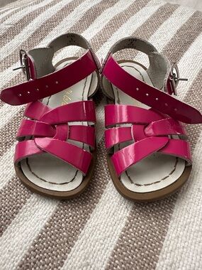 Girls' Bright Pink Strappy Buckle Sandals